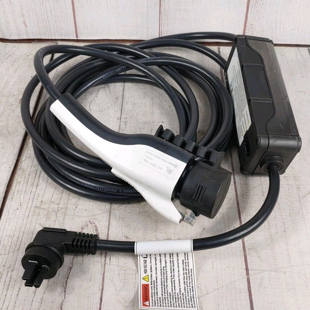 NEW OPEN BOX - 2023 Hyundai Genesis Kia NEE20-CC102 EV Charger 120V Single Ip67